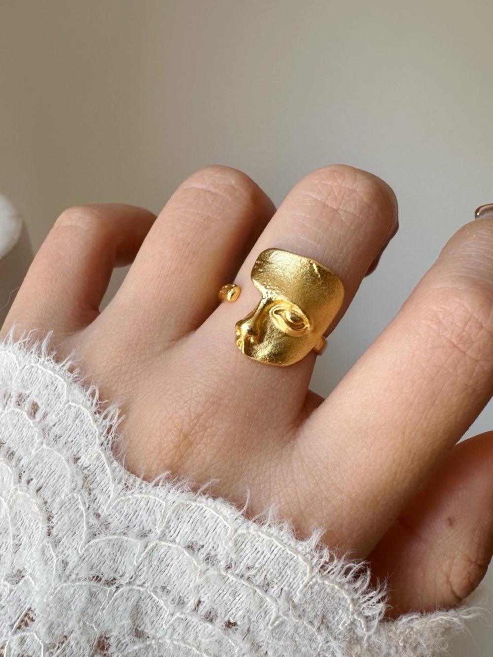 vintage vibe abstract face gold sculptural ring - women jewelry